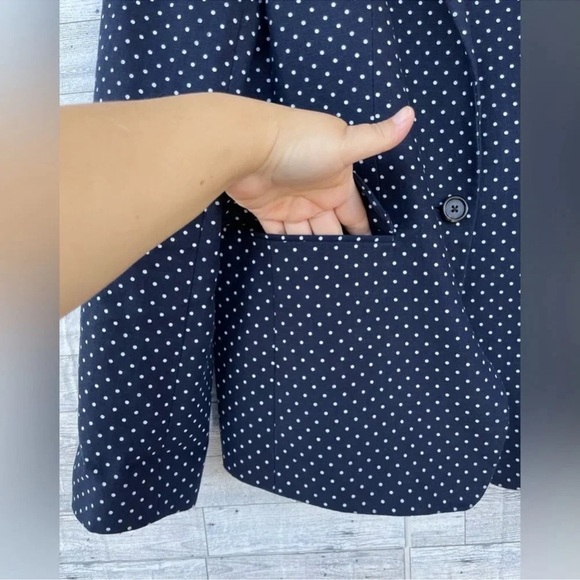 J.Crew Women's Blue Polka-dot Regent Blazer
In Linen size 8 - Picture 5 of 16